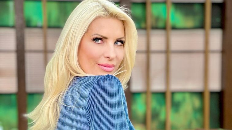 Η Βαλέρια Λάτσιου έχει γενέθλια &amp; η Ελένη Μενεγάκη της εύχεται δημόσια με φωτογραφίες που δείχνουν την απίστευτη ομοιότητά τους