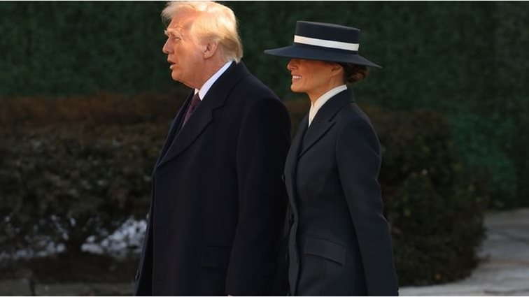 Η Melania Trump επιστρέφει στον Λευκό Οίκο | Το look που επέλεξε για την ορκωμοσία