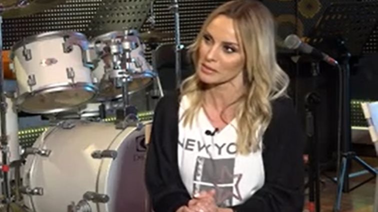 Πέγκυ Ζήνα: "Ο Light είναι τράπερ, δεν είναι τραγουδιστής. Μην τα μπερδεύουμε"