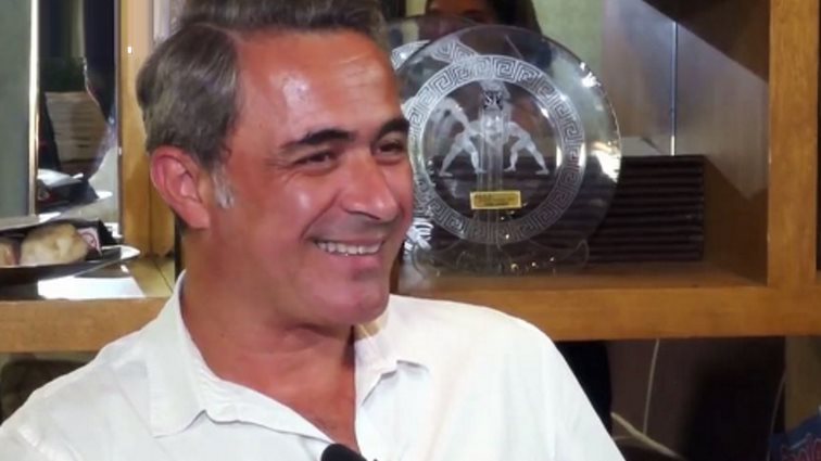 Θανάσης Κουρλαμπάς: «Το φινάλε του Κλεομένη στις "Άγριες Μέλισσες" είναι από τα πιο έντονα πράγματα που έχω ζήσει»