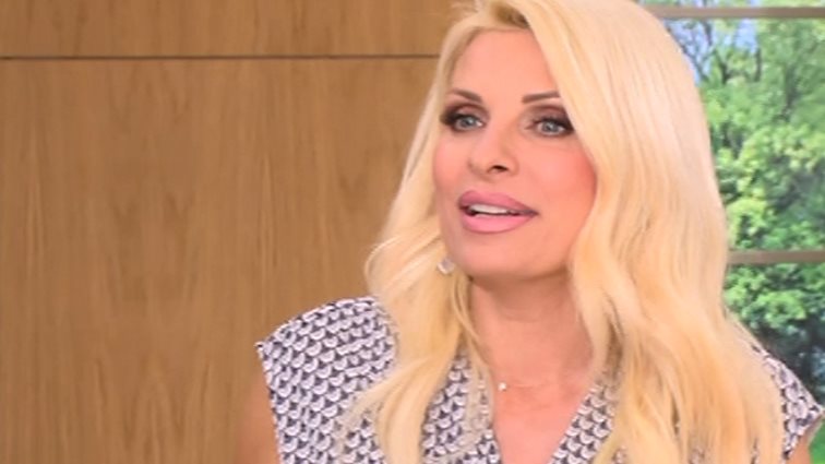 Ελένη Μενεγάκη: Αποκάλυψε πώς πέρασε το βράδυ της Δευτέρας στο σπίτι της!