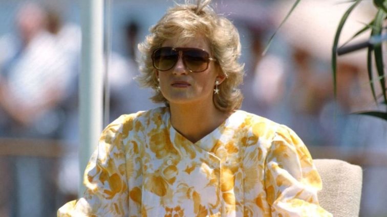 Lady Diana | Ο θρυλικός σχεδιαστής μόδας που συνεργάστηκε με την πριγκίπισσα της Ουαλίας πέθανε σε ηλικία 80 ετών