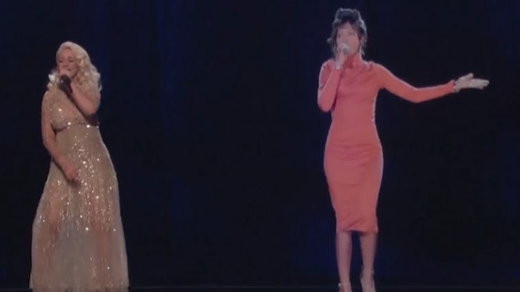 Christina Aguilera: Το ντουέτο με το ολόγραμμα της Whitney Houston που διέρρευσε: Όλο το παρασκήνιο