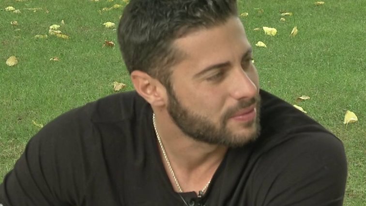 Κωνσταντίνος Βασάλος: Η απάντηση σε όσους τον αποκάλεσαν «γλάστρα» &amp; η νέα δήλωση για τη σχέση του με την Ευρυδίκη Βαλαβάνη