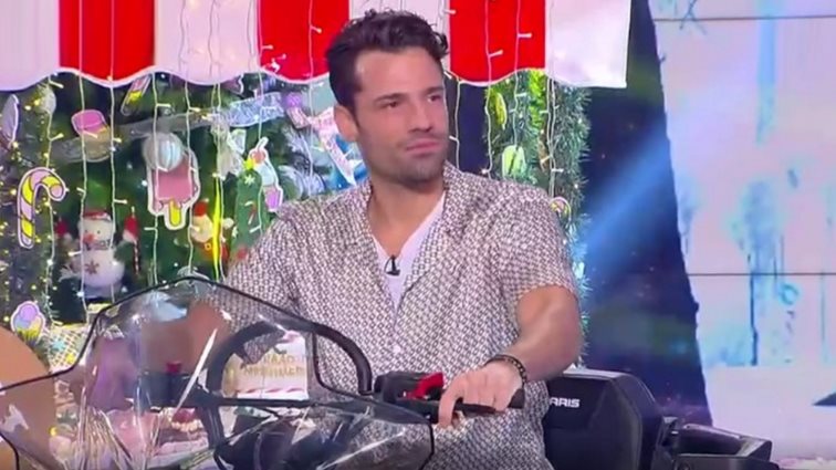 Ο Κωνσταντίνος Αργυρός μπήκε στο &quot;Καλό Μεσημεράκι&quot; και τρέλανε τον Νίκο Μουτσινά