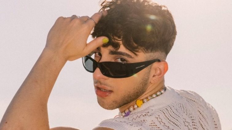 Eye Candy | Ο Zaf φωτογραφίζεται μόνο με την πετσέτα του