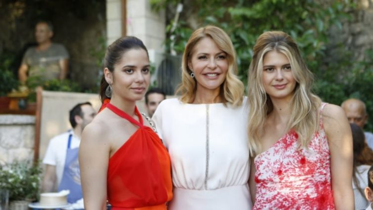 Τζένη Μπαλατσινού 
: Η ανάρτησή της για τους τσακωμούς με τις κόρες της