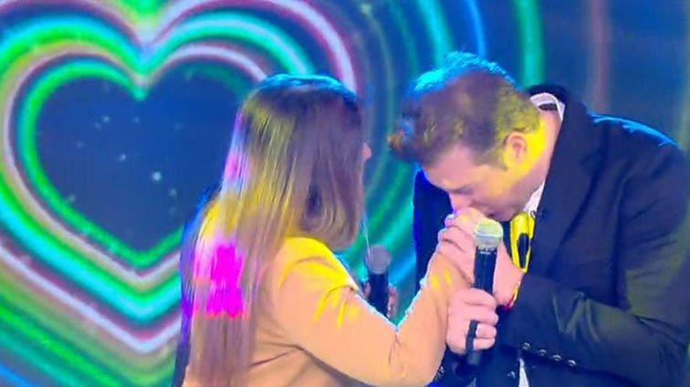 Η εντυπωσιακή έφοδος της &#39;Άντζελας Δημητρίου και του Χρήστου Χολίδη στο &quot;Καλό Μεσημεράκι&quot;