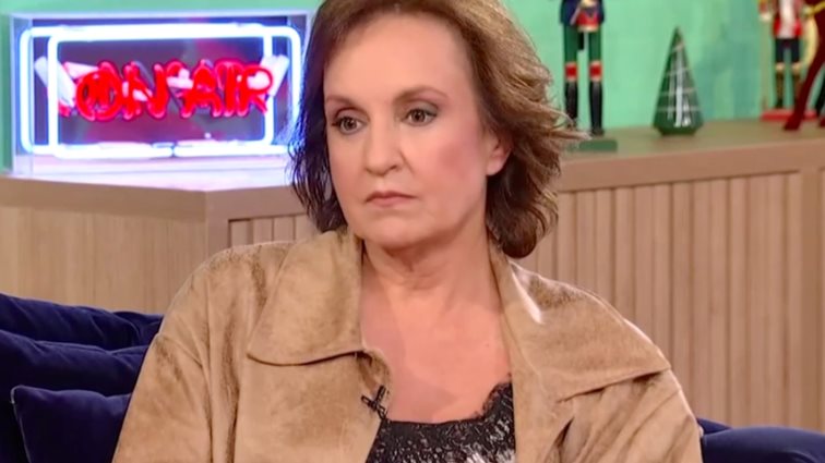 Ευαγγελία Δομάζου: &quot;Η μαμά μπαινόβγαινε στο Υγεία για τρία χρόνια. Όταν ακούς &quot;καρκίνος&quot;, περιμένεις το τέλος&quot;