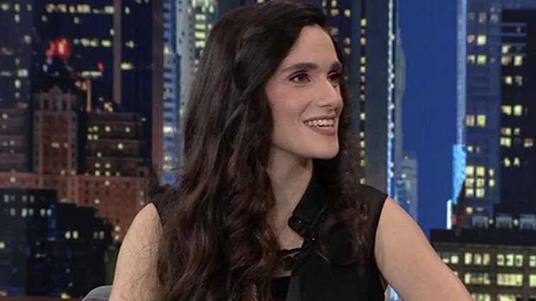 Εύα Σιμάτου: Η πρώτη τηλεοπτική επιτυχία &amp; ο... κόντρα ρόλος στις «Άγριες Μέλισσες»