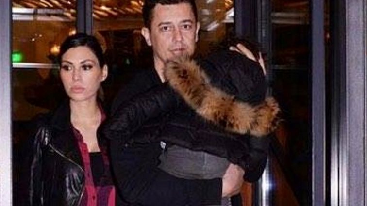 Αντώνης Σρόιτερ - Ιωάννα Μπούκη: Λίγο πριν γίνουν ξανά γονείς: Βραδινή έξοδος με την κόρη τους