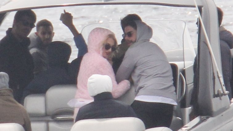 Κωνσταντίνα Σπυροπούλου- Γιώργος Κοτσοβός: Σε σκάφος με τον σύντροφό της: Φωτογραφίες