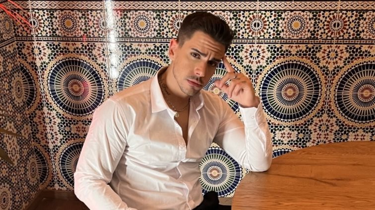 Γιάννης Αρβανιτίδης: φωτογραφίες από τα γυρίσματα του νέου του video clip