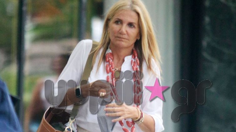 Μαρέβα Μητσοτάκη: Καθημερινή εμφάνιση στο κέντρο της Αθήνας! Όλες οι φωτογραφίες