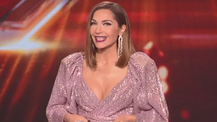 Δέσποινα Βανδή
: Πιο σέξι από ποτέ και με νέο look στο 5o live show του X-Factor