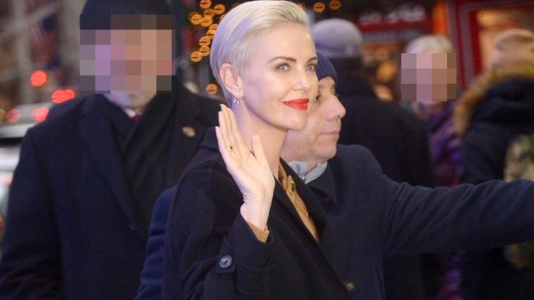 Hollywood Report
: Taylor Swift, Kaia Gerber &amp; όλες οι καθημερινές στιγμές των stars