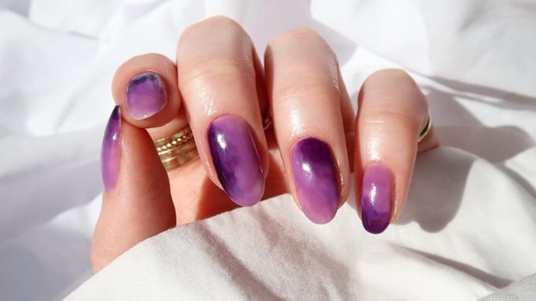 Ombr﻿é μανικιούρ: Πώς να το πετύχεις μόνη σου στο σπίτι και τα nails looks που θα θέλεις να αντιγράψεις ASAP