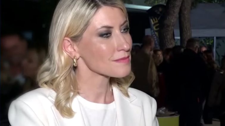 Εξιτήριο για τη Σία Κοσιώνη - Η τρυφερή φωτογραφία με τον Κώστα Μπακογιάννη από το νοσοκομείο