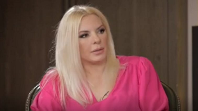 Αννίτα Πάνια: "Ο Νίκος Καρβέλας πάσχει από ειλικρίνεια σε βαθμό κυνισμού"