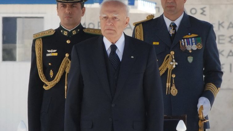 Πέθανε ο πρώην Πρόεδρος της Δημοκρατίας, Κάρολος Παπούλιας