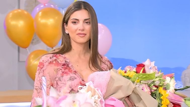 Η Σταματίνα Τσιμτσιλή έχει γενέθλια &amp; συγκινήθηκε on air από την έκπληξη του γιου της