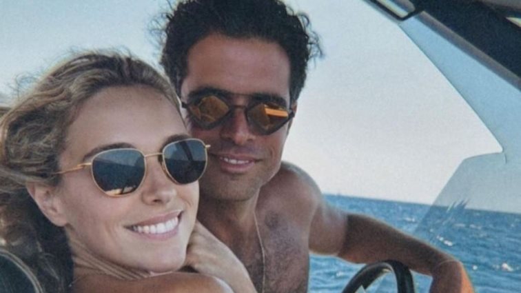 Μαριάννα Γουλανδρή &amp; Φίλιππος Λαιμός | Η ανέμελη πόζα με μαγιό από τις διακοπές τους στις Κυκλάδες