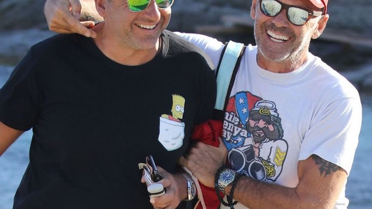 Γιώργος Λιάγκας- Πέτρος Κωστόπουλος: Τα πειράγματα σε παραλία της Μυκόνου: Φωτογραφίες