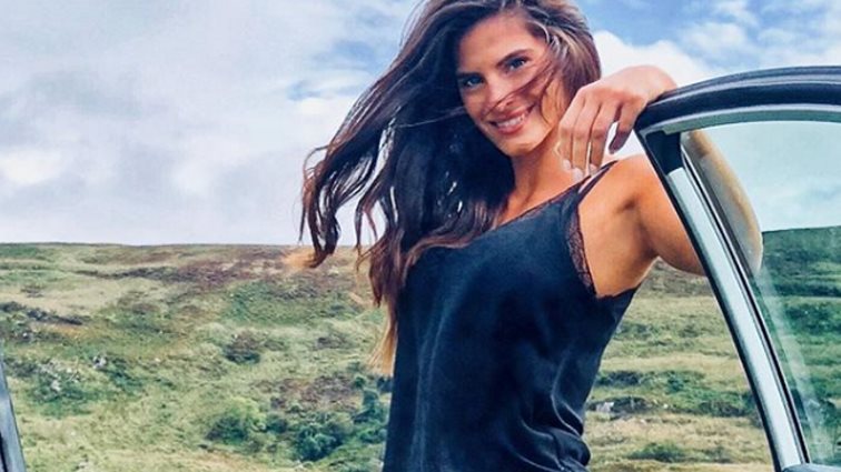 Χριστίνα Μπόμπα: Δείτε την να κάνει το #kekechallenge στο ταξίδι του μέλιτος