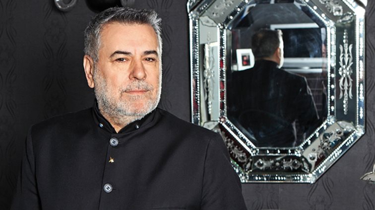 Μάκης Τσέλιος: «Η Νατάσα Καλογρίδη είναι μια κόπια της Ζωής Λάσκαρη»