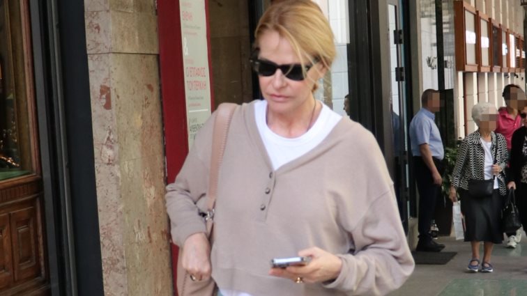 Η Τζένη Μπαλατσινού σε καθημερινά στιγμιότυπα