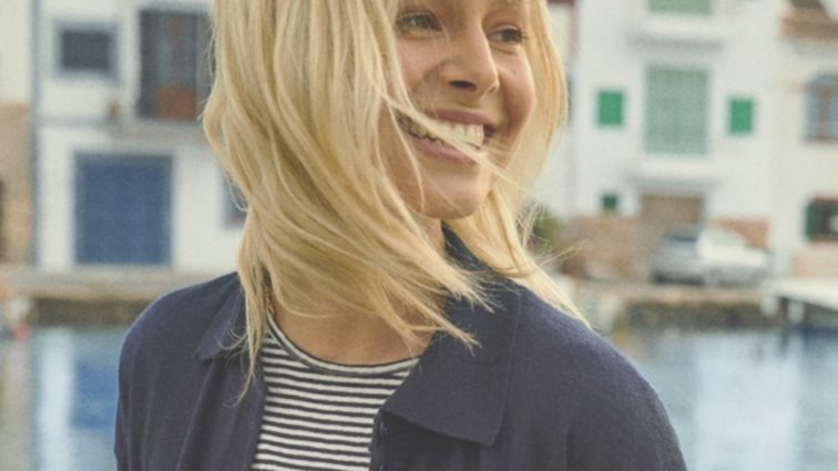 Ώρα να ανανεώσεις τη ντουλάπα σου! Οι προσφορές ξεκίνησαν στα Calzedonia, Intimissimi, Intimissimi Uomo, Tezenis και Falconeri