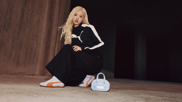 PUMA Speedcat: Η Rosé φορά τα νέα παπούτσια της PUMA και μας οδηγεί με ταχύτητα στο μέλλον