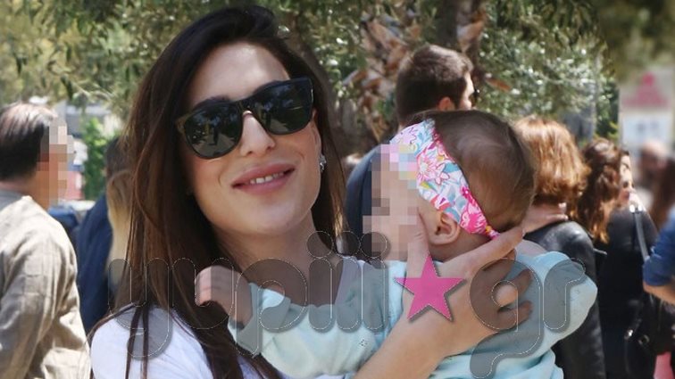 Φλορίντα Πετρουτσέλι: Χαλαρές στιγμές με την κόρη της! Όλες οι φωτογραφίες