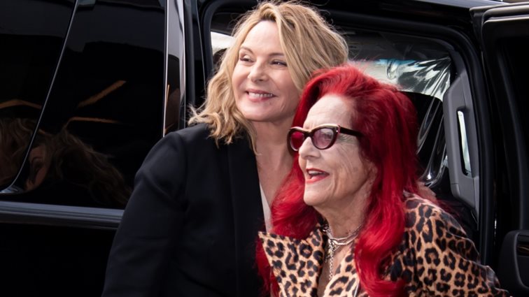 Hollywood Report | Η Emma Stone στην Αθήνα &amp; η συνάντηση της Kim Cattrall με την Patricia Field