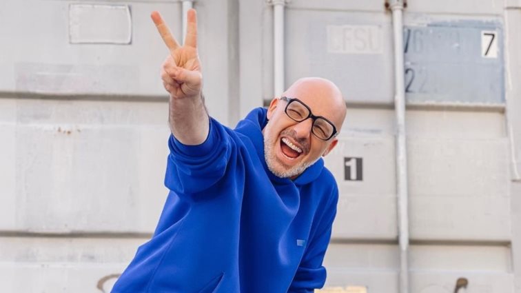 Νίκος Μουτσινάς:"Είναι ένα πρόσωπο που κακώς τόσα χρόνια δεν είναι στη τηλεόραση"