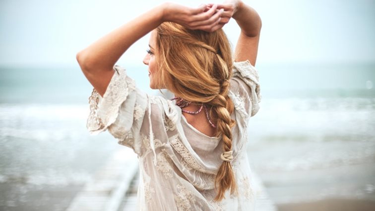 Η πλεξούδα της καραντίνας: 5 εύκολοι τρόποι να αναβαθμίσεις το αγαπημένο χτένισμα
