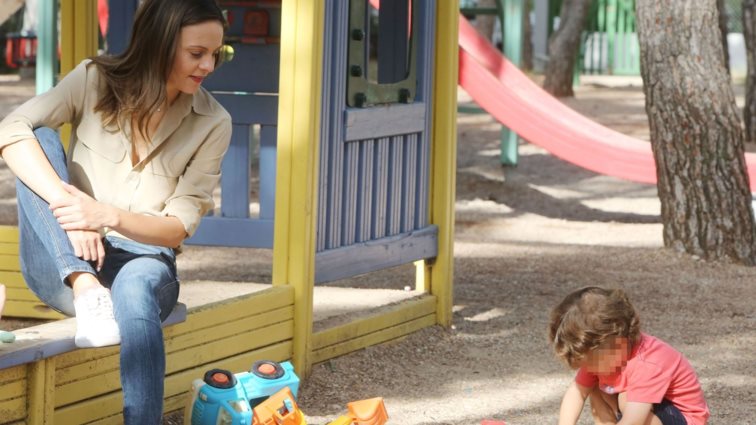 Έφη Αχτσιόγλου: Μοιράστηκε την πρώτη φωτογραφία του νεογέννητου γιου της