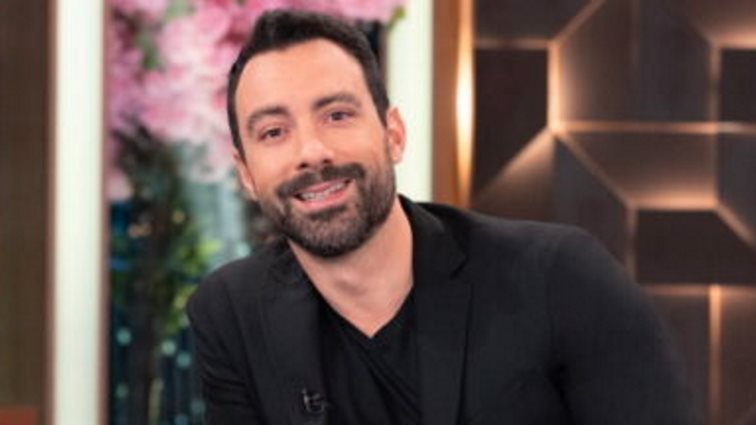 Ο Σάκης Τανιμανίδης αποκάλυψε τα τηλεοπτικά του σχέδια - Με ποια κανάλια συζητά;