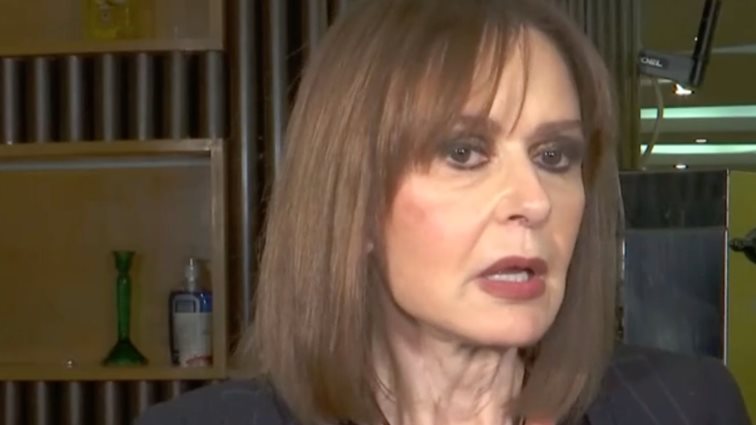 Η αφοπλιστική απάντηση της Κάτιας Δανδουλάκη - Θα γινόταν η ζωή της βιβλίο;