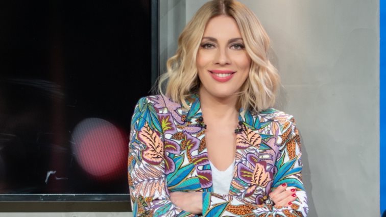 &quot;Celebrity Game Night&quot; | Αυτοί είναι οι λαμπεροί καλεσμένοι της Σμαράγδας Καρύδη!