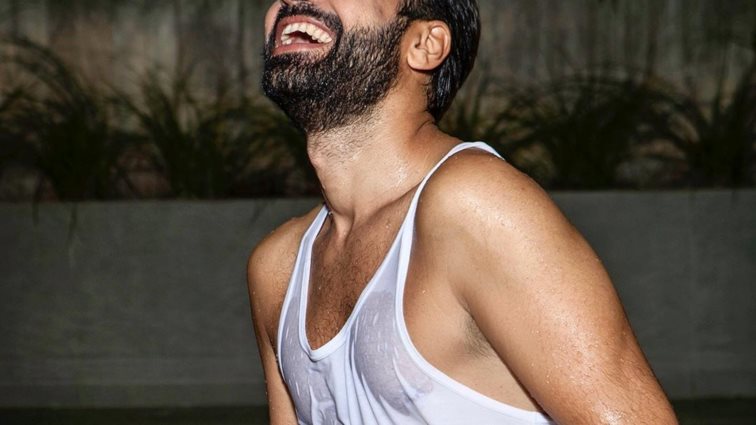 Αντρέας Γεωργίου: Απαντά πρώτη φορά για τις «8 Λέξεις» &amp; τα νούμερα τηλεθέασης: «Μετά το δίμηνο τα ξαναλέμε»