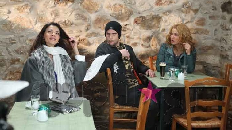 Κατερίνα Λέχου: Με τον Γιάννη Μπέζο ξανά μαζί στη μικρή οθόνη! Φωτογραφίες από τα γυρίσματα του «Πέτα Τη Φριτέζα»