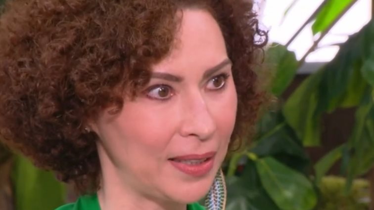 Συγκινεί η Δώρα Χρυσικού: &quot;Ήμουν φαλακρή, με την τομή, με έκανε μπάνιο και μου έλεγε ότι είμαι η πιο όμορφη γυναίκα στον κόσμο&quot;