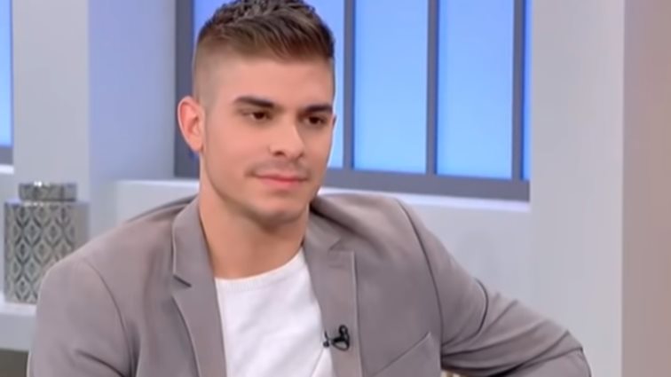 Άκης Δήμας: Η συγκλονιστική εξομολόγηση στη Στεφανίδου: «Ο πατέρας μου με σάπιζε στο ξύλο!»