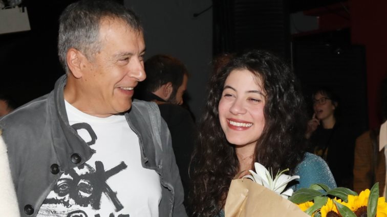 Αργυρώ Θεοδωράκη: "Ήμουν 22 χρονών, με διέλυσε - Δεν μπορούσα να φανταστώ τη ζωή μου χωρίς τον μπαμπά μου"