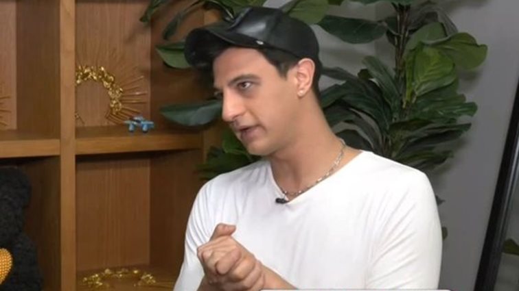 Δήμος Αναστασιάδης: "Έχω δυσλεξία και διάσπαση προσοχής, μπορεί να διαβάσω κάτι 3-4 φορές για να το αφομοιώσω"