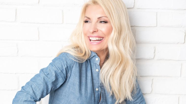 Ελένη Μενεγάκη: Στενός συνεργάτης φωτογραφίζεται πιο σέξι από ποτέ! Και δεν είναι ο Αλεξάνδρου...