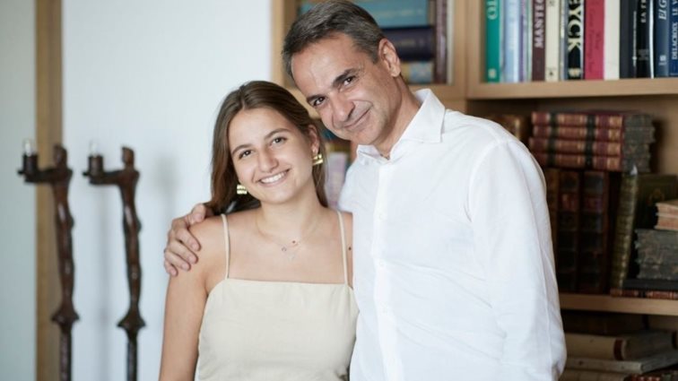 Η Δάφνη Μητσοτάκη έγινε 18 ετών και ο Κυριάκος Μητσοτάκης της ευχήθηκε μέσω Instagram