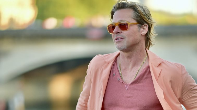 O Brad Pitt έδωσε την καλύτερη απάντηση στο γιατί φόρεσε φούστα στο κόκκινο χαλί της πρεμιέρας της νέας του ταινίας