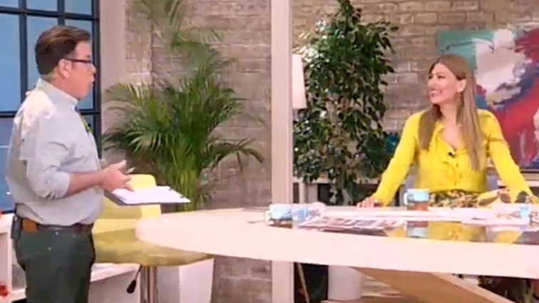 Happy Day
: Ποια γνωστή παρουσιάστρια εμφανίστηκε στο πάνελ της εκπομπής;